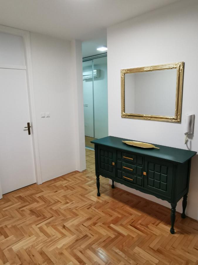 Family Apartment ทูซลา ภายนอก รูปภาพ