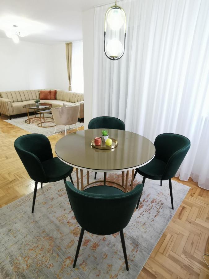 Family Apartment ทูซลา ภายนอก รูปภาพ