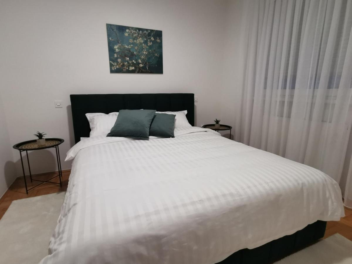 Family Apartment ทูซลา ภายนอก รูปภาพ